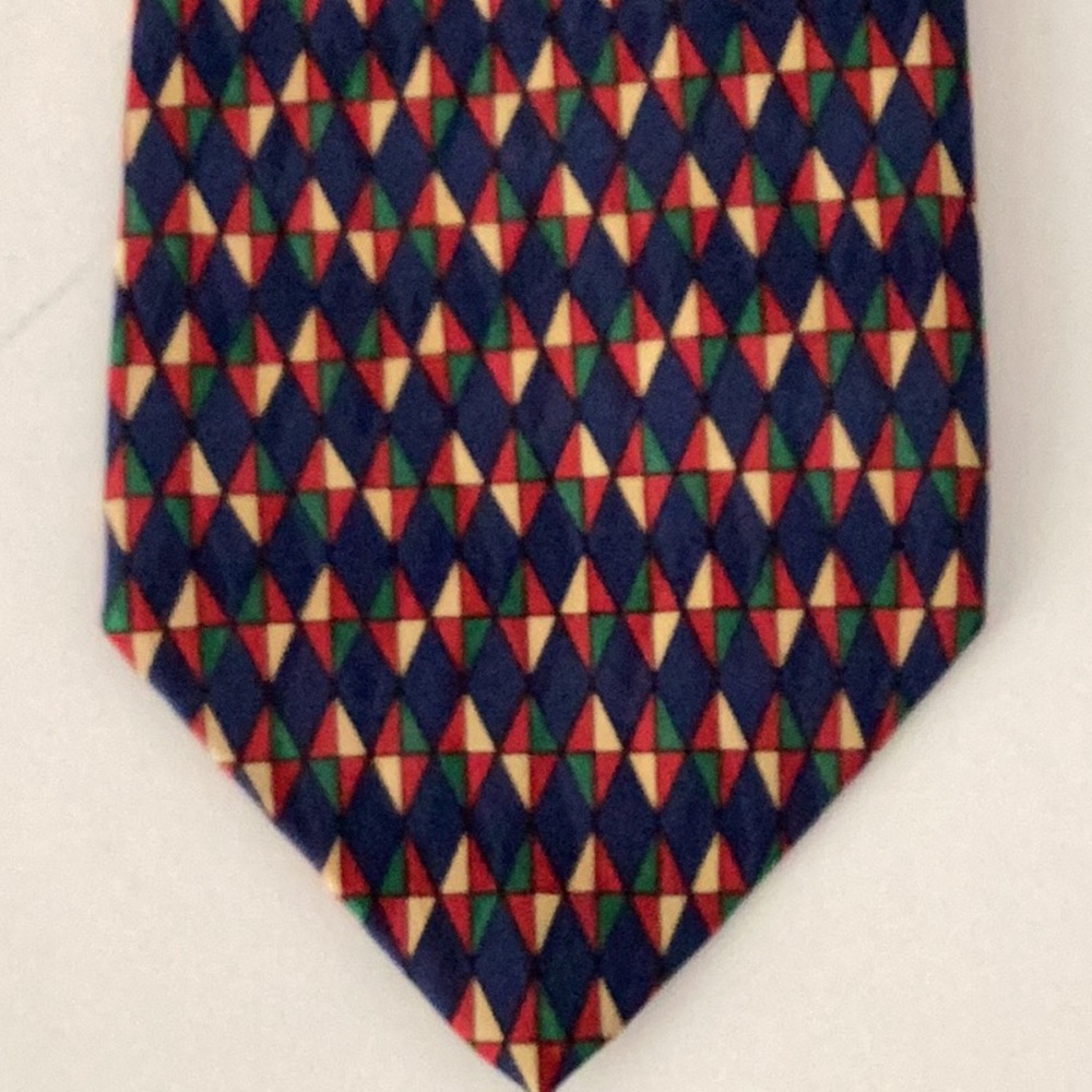 Aquascutum London England 100% Navy silk with geometric designs
